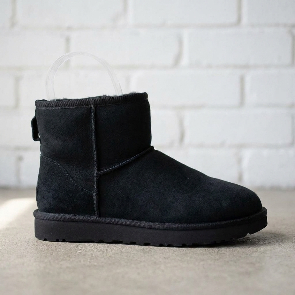 NEW UGG women's classic mini ii boots in black
